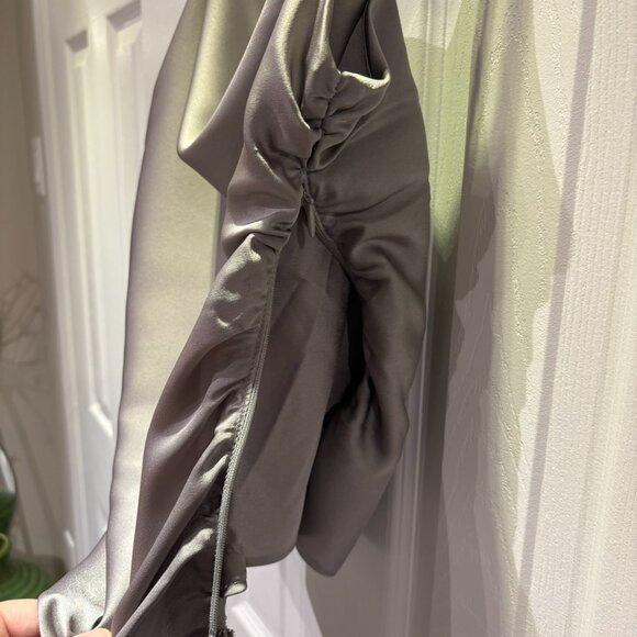 Abercrombie & Fitch Satin Cowl-Neck Top – Grey (Size M) - Picture 5 of 9